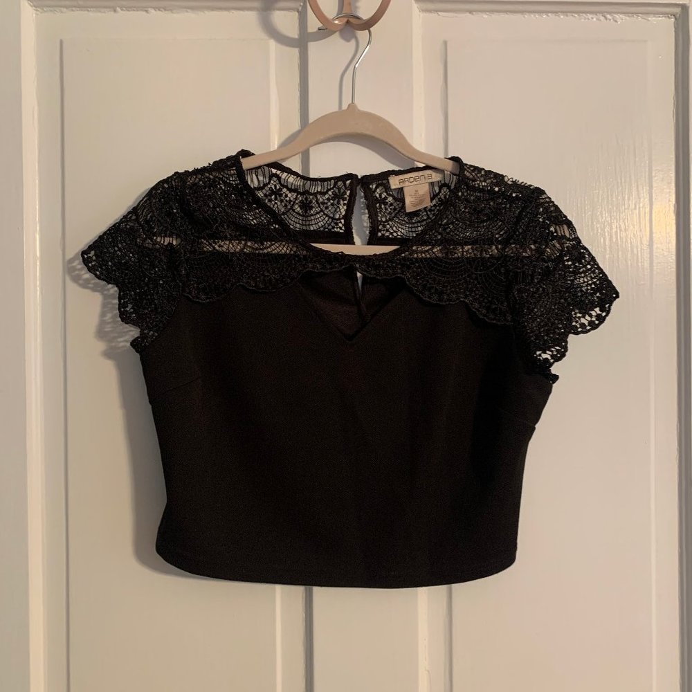 ARDEN B. | Women's Black Crop Top Lace Trim | M